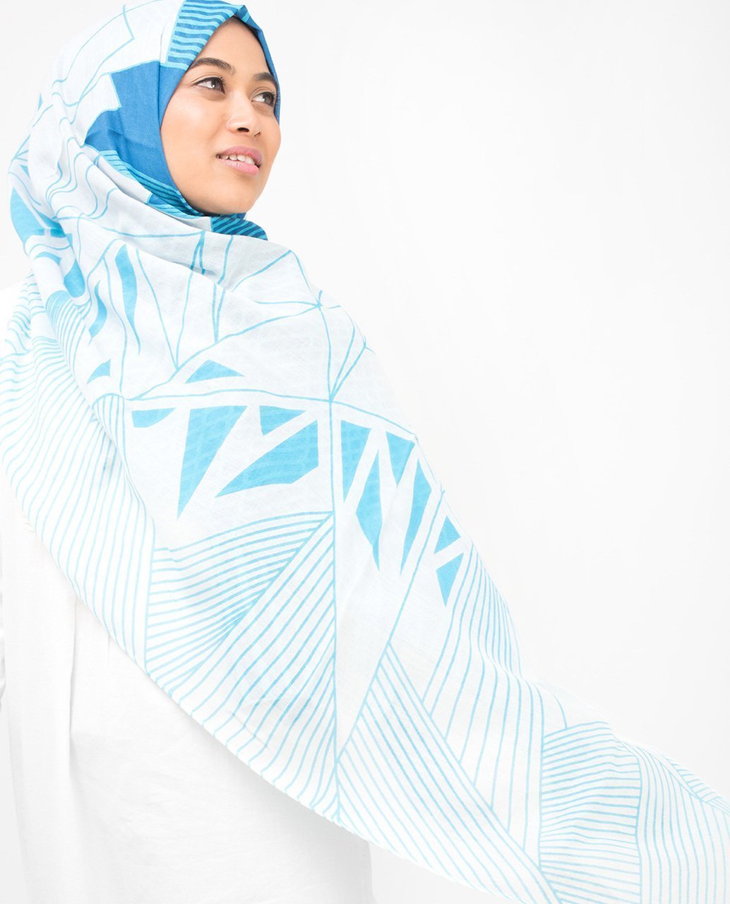Blue Contour Viscose Hijab Regular Blue