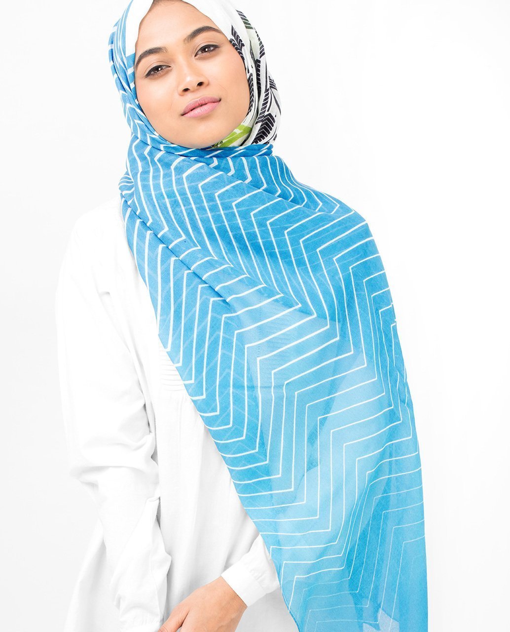 Blue Ziz Zag Viscose Hijab Regular Blue