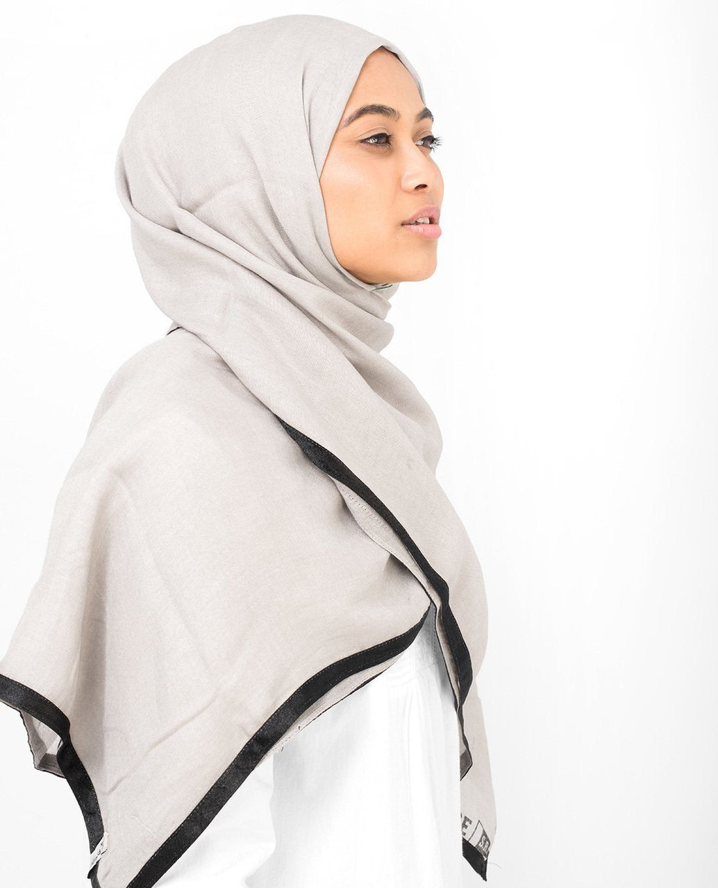 Contrast Hem Viscose Hijab Regular Beige