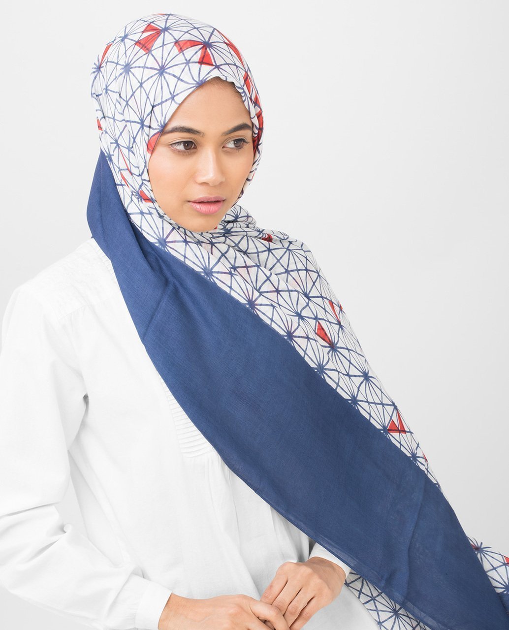 Geo Delight Viscose Hijab Regular