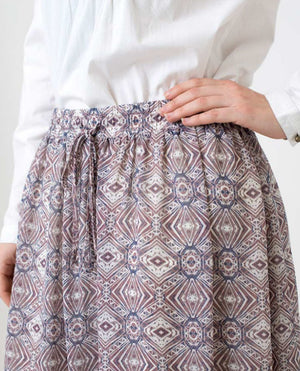 Modest Skirt in Beige Chiffon Slim Petite (W28 L28) Beige