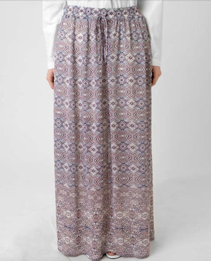 Modest Skirt in Beige Chiffon Slim Petite (W28 L28) Beige