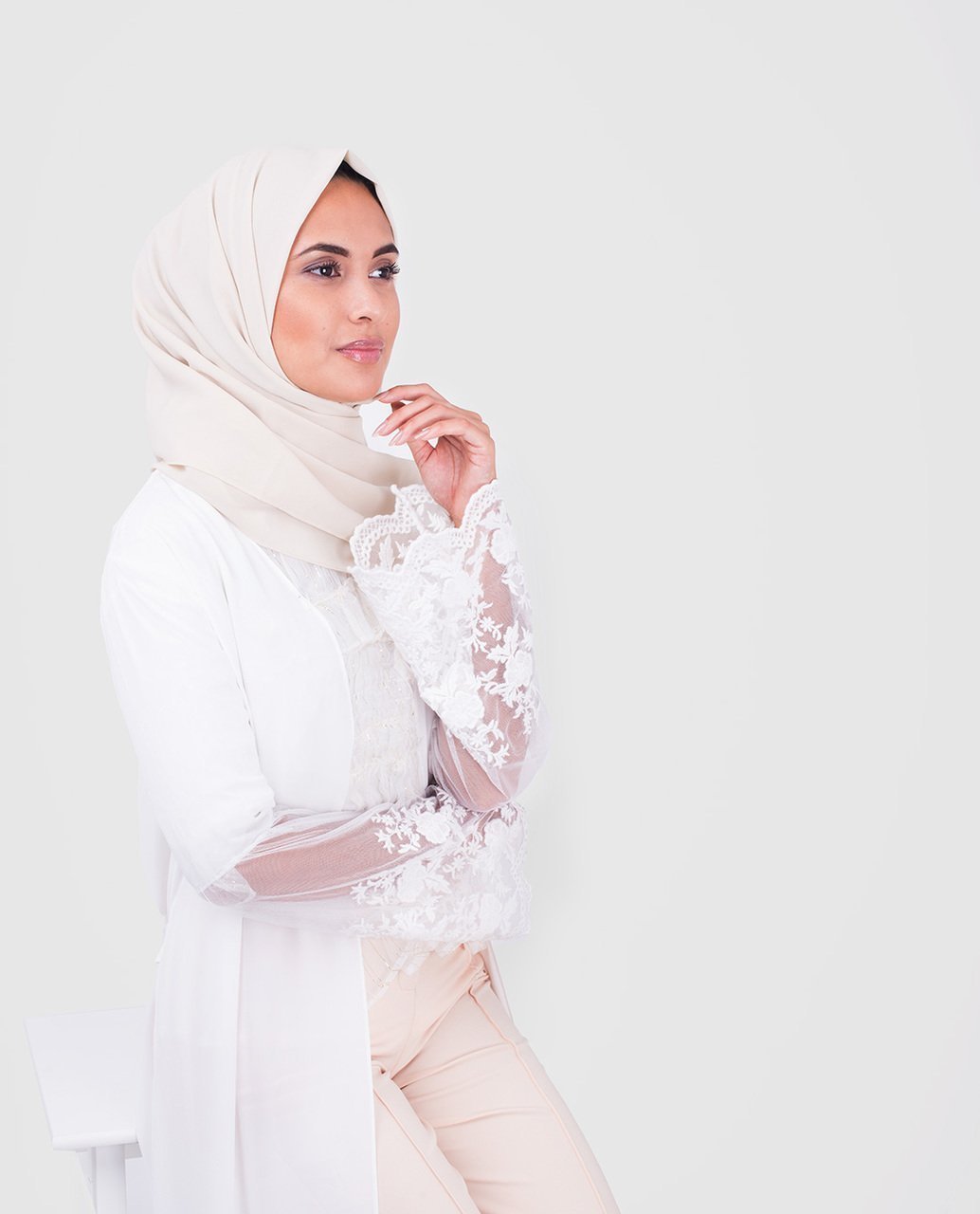 Beautiful Long White Lace Outerwear Small (8-10) Petite (- 5'2") White