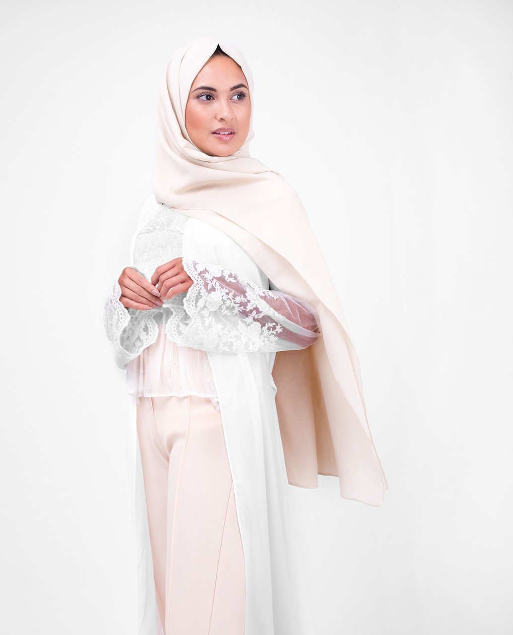 Beautiful Long White Lace Outerwear Small (8-10) Petite (- 5'2") White