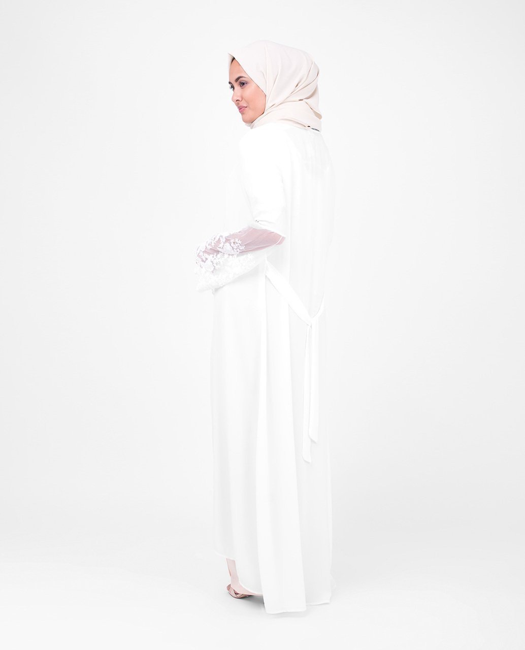 Beautiful Long White Lace Outerwear Small (8-10) Petite (- 5'2") White