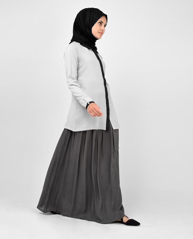 Light Grey and Black Crepe Top Slim 