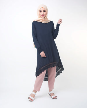 Navy Lace Dipped Hem Modest Top Small (8-10) Petite (- 5'2") Navy