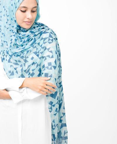 White Plume Hijab Regular 